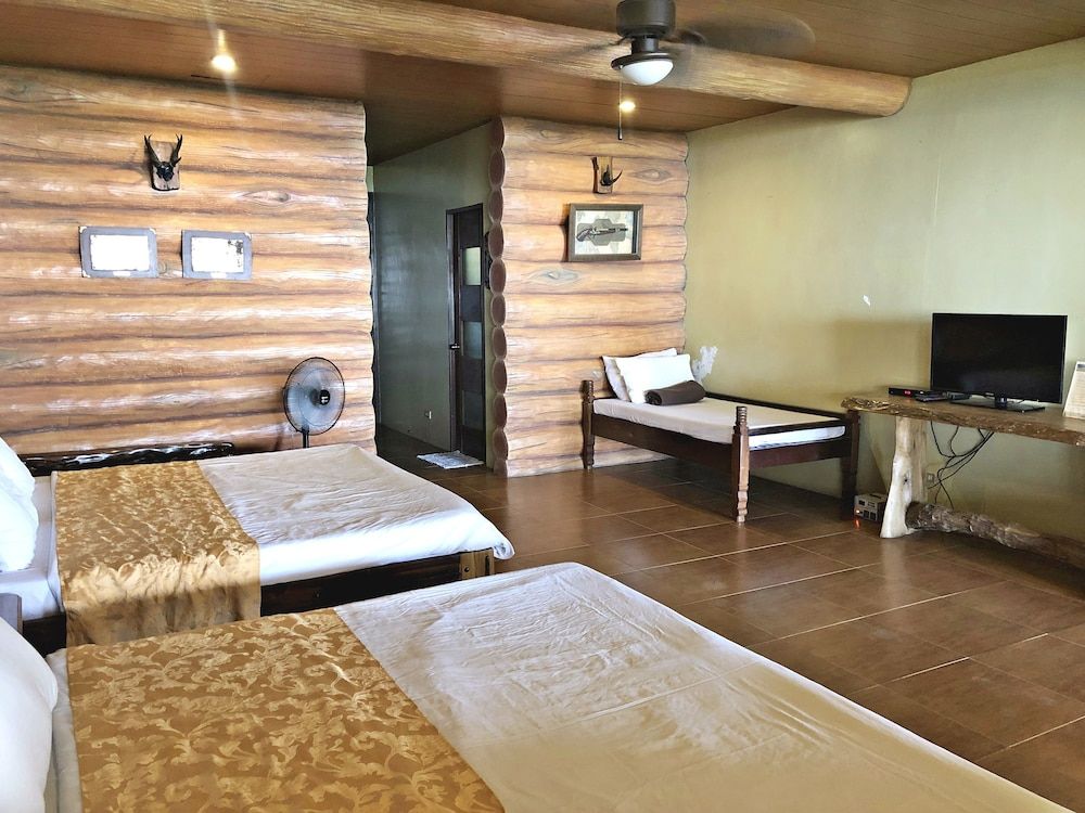 Campuestohan Highland Resort Log Cabin for 5 3