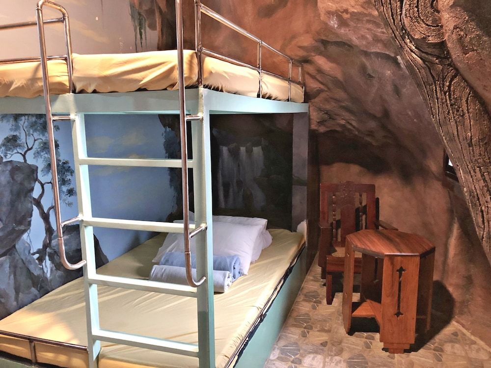 Campuestohan Highland Resort Dino Room 4