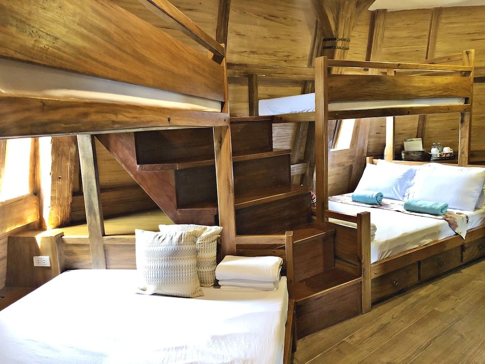 Campuestohan Highland Resort Windmill Room 2