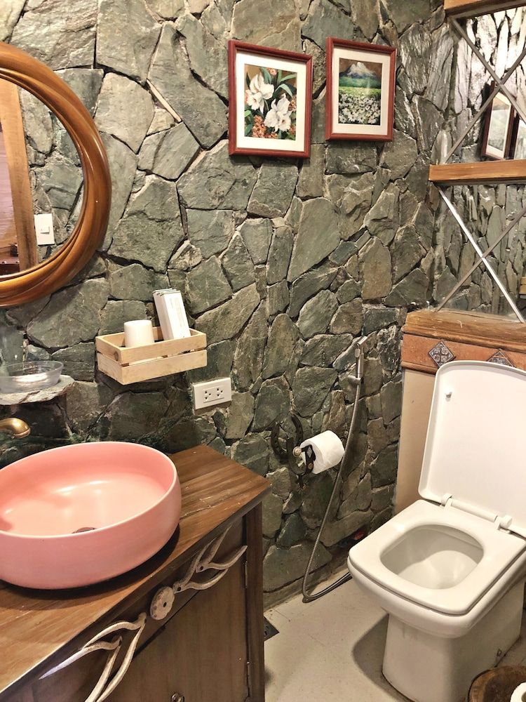 Campuestohan Highland Resort Windmill Room 6