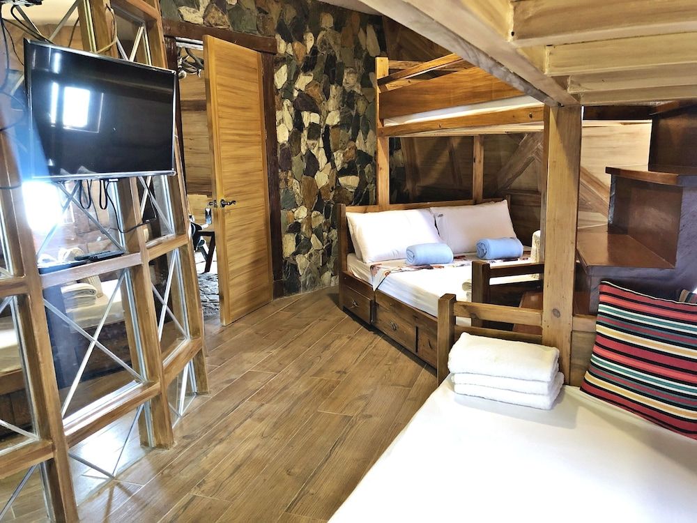 Campuestohan Highland Resort Windmill Room 3