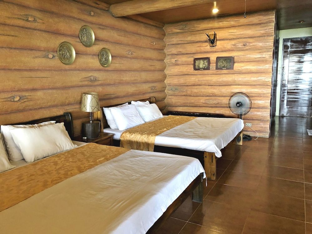 Campuestohan Highland Resort Log Cabin for 5