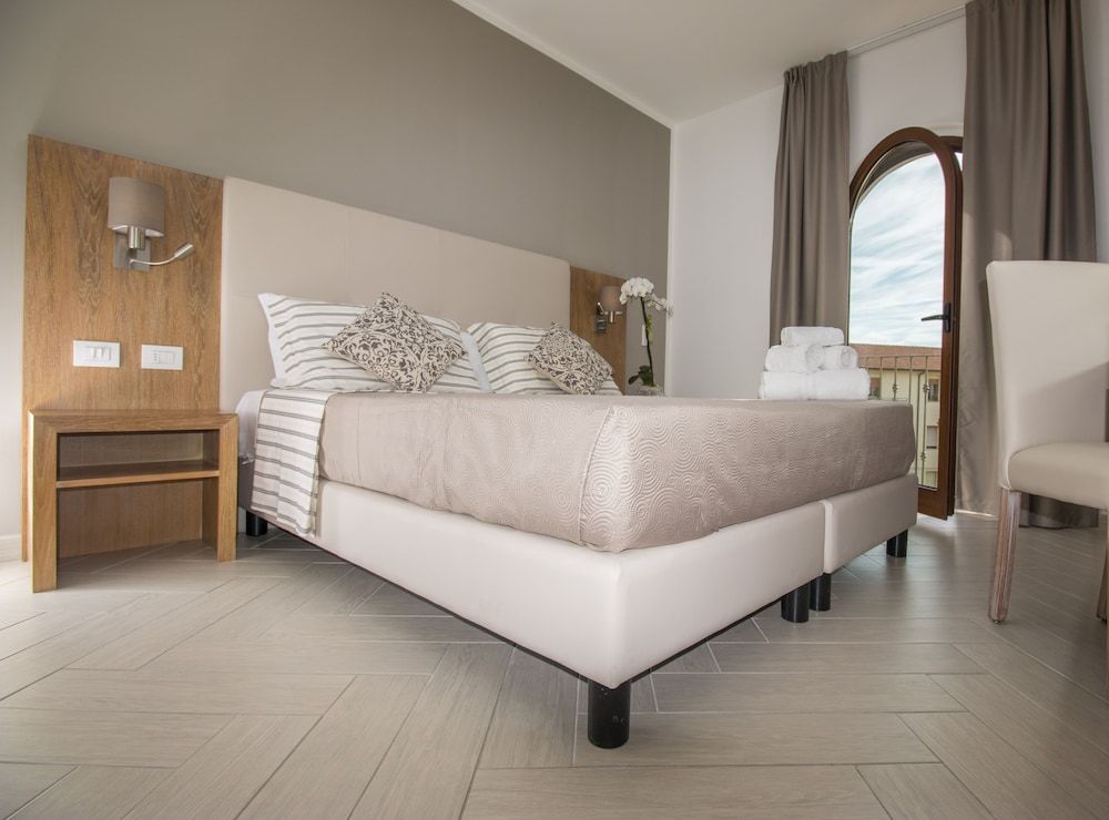 Hotel Maria Deluxe Double or Twin Room 4