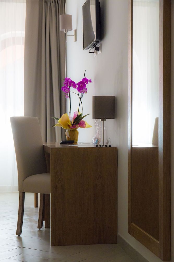 Hotel Maria Deluxe Double or Twin Room 7