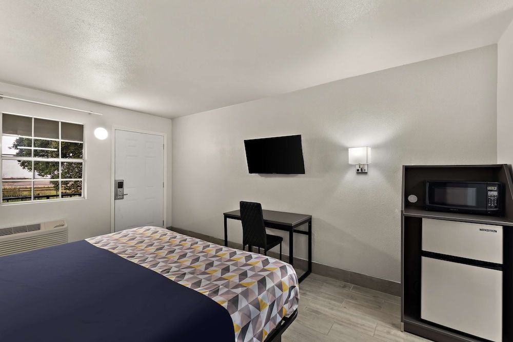 Knights Inn Belton Room, 1 King Bed, Non Smoking 4