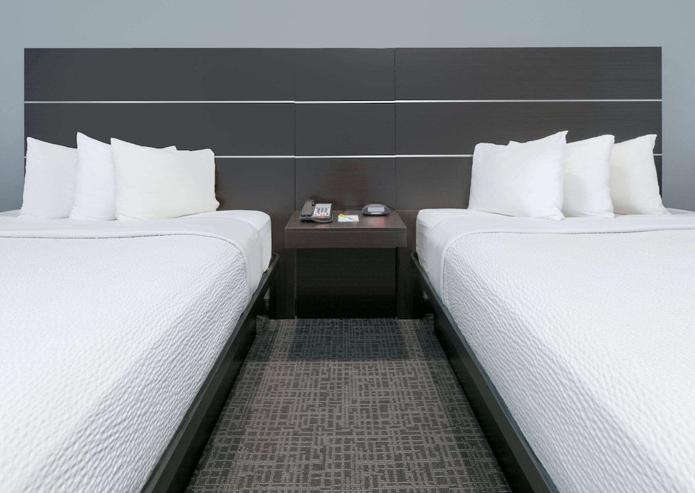Room, 2 Queen Beds, Non Smoking