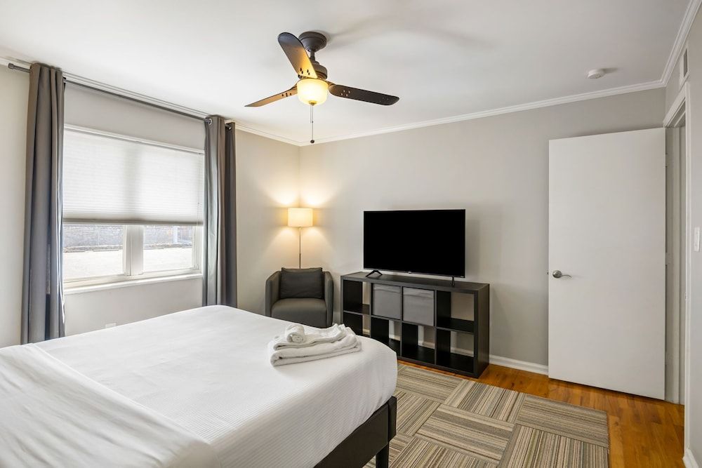 Brookwood Courtyard by BCA Furnished Apt