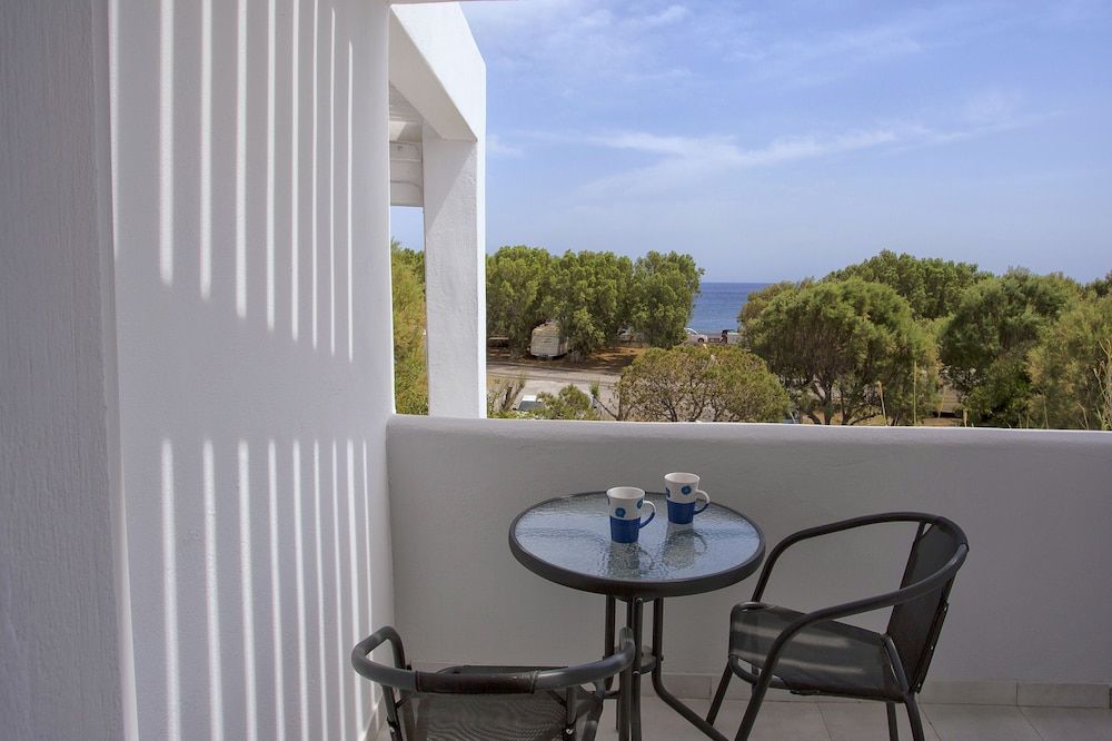 undefined Romani Studios Perissa 8