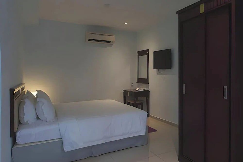 Deluxe Queen Room