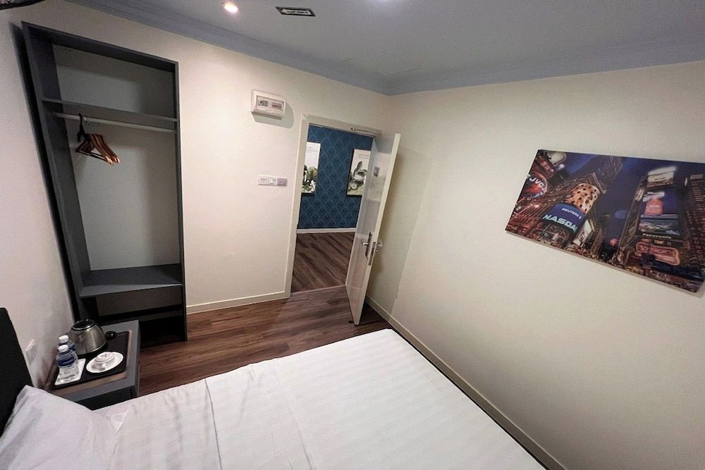 Standard Double Room, Shared Bathroom