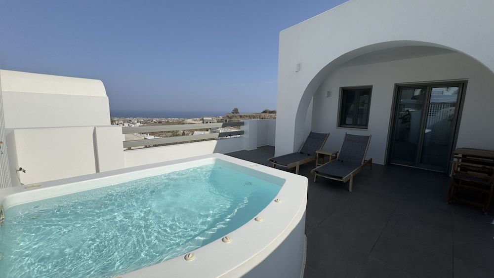 undefined Amphitrite Suites Santorini 2
