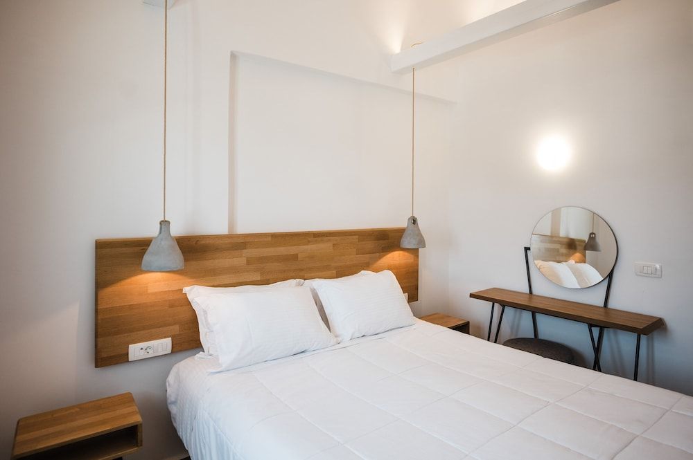 Amphitrite Suites Santorini Suite, Balcony 8