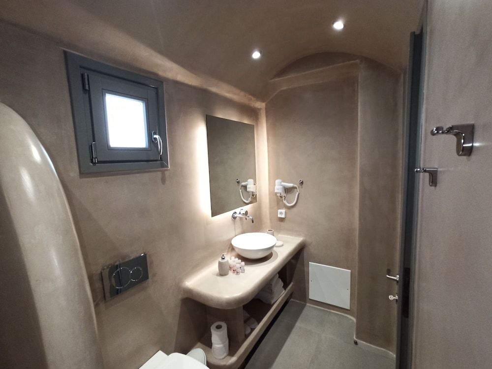 Amphitrite Suites Santorini Suite, Balcony 20