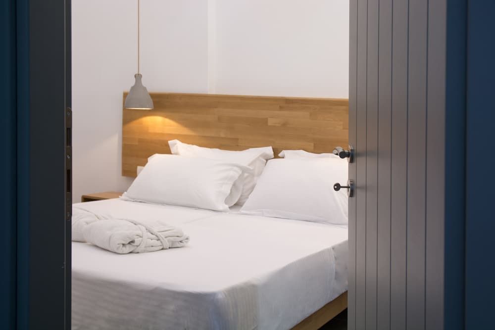 Amphitrite Suites Santorini Suite, Balcony