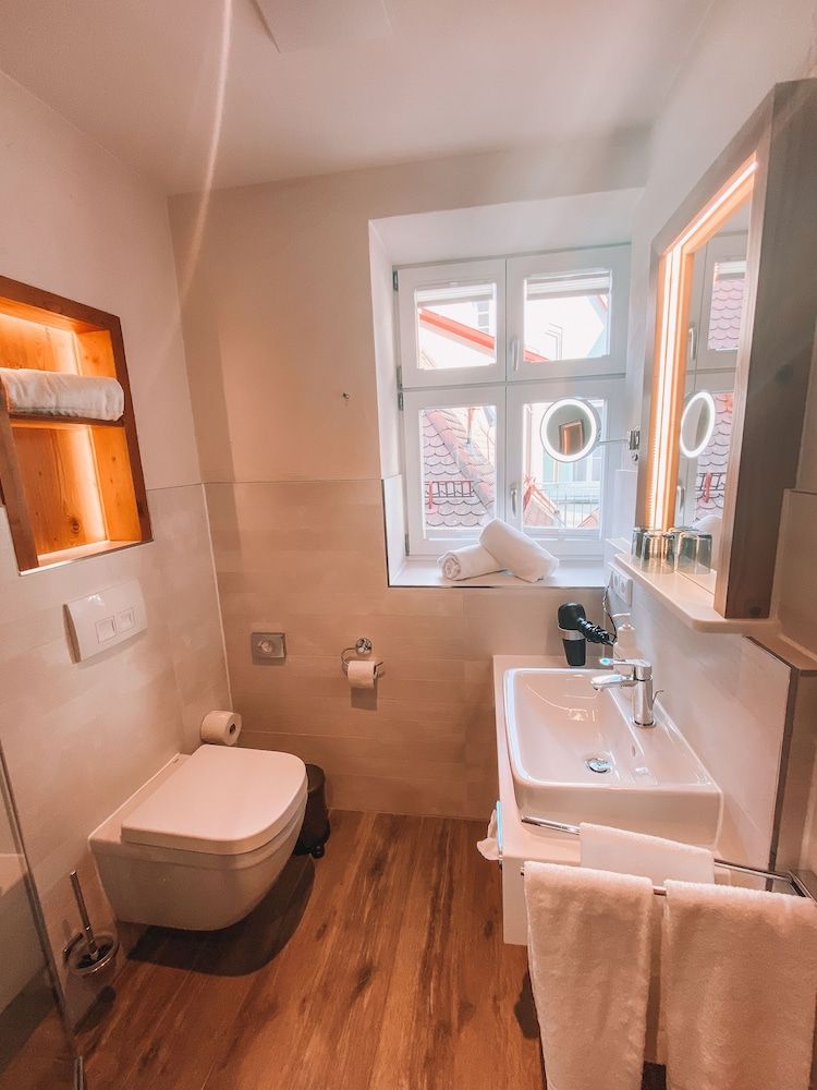 Altstadtmittehotel Deluxe Double Room 6