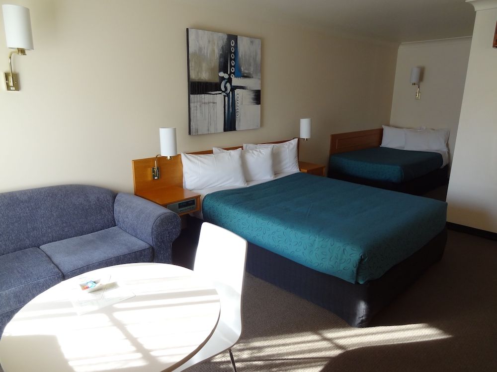 Hermitage Motor Inn Executive Double or Twin Room