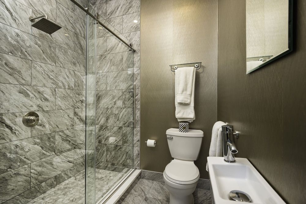 The Edward Hotel King - The Puritan 2