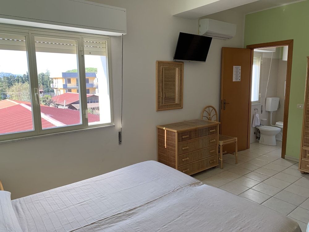 Standard Quadruple Room, Ensuite, Mountain View (Stanza 8)