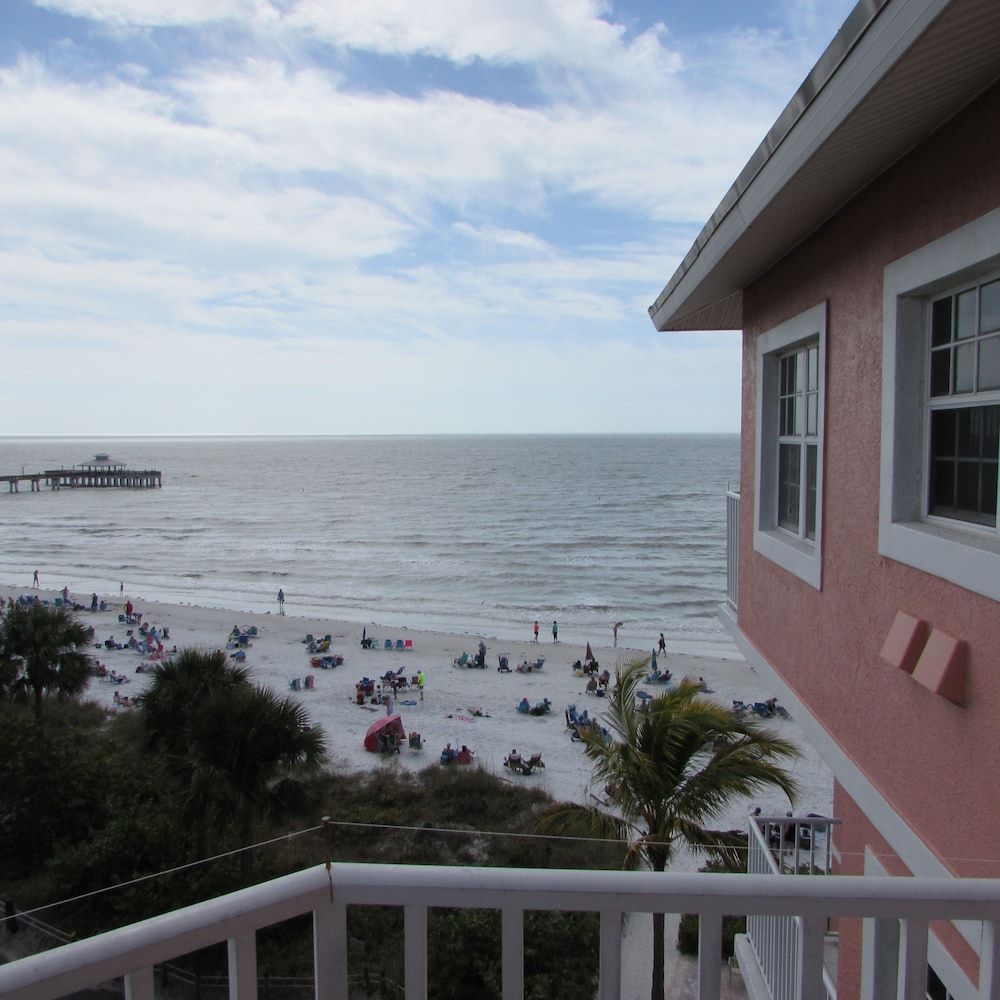Edison Beach House Studio, 1 Queen Bed, Partial Ocean View 5
