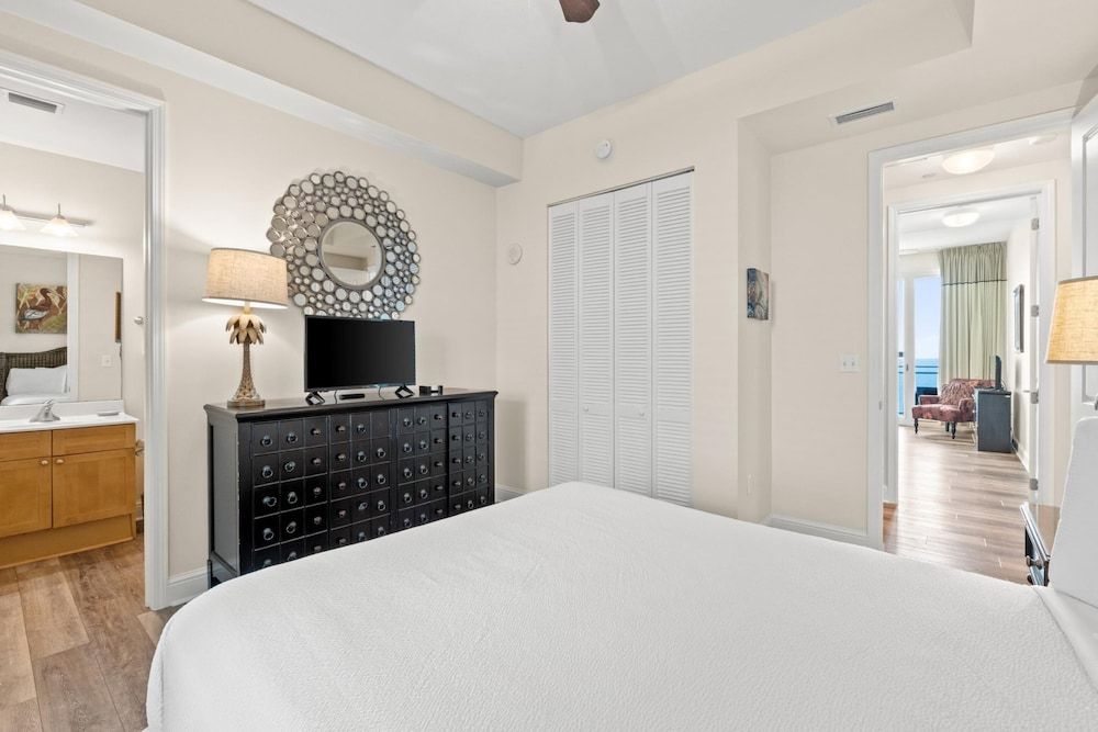 Condo, 3 Bedrooms, Ocean View (2203)