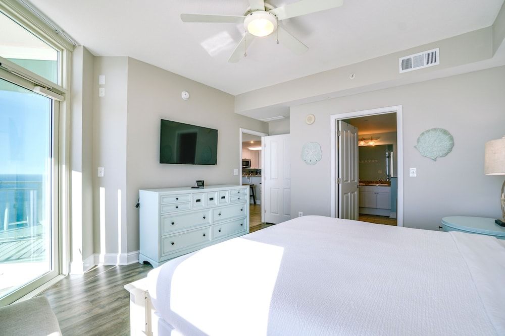 Condo, 3 Bedrooms, Sea View (2009)