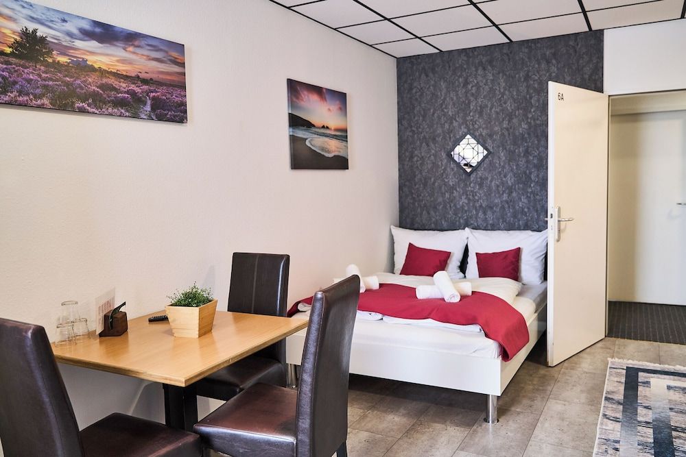 Hotel Maximo Classic Quadruple Room 5