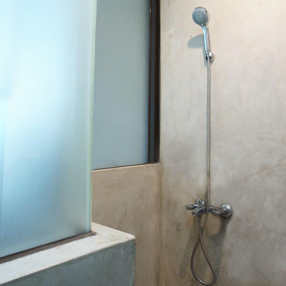 Dparagon Gajah Mada Deluxe Room 7