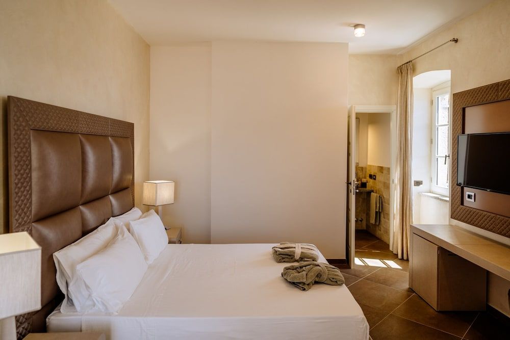 Luxury Suite, 1 Queen Bed, Terrace, Sea View
