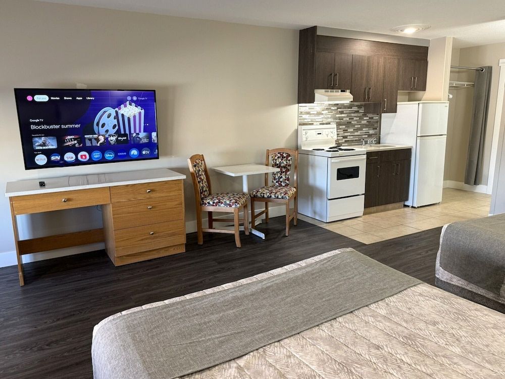 Western Budget Motel 1 Standard Double Room, 2 Queen Beds 8