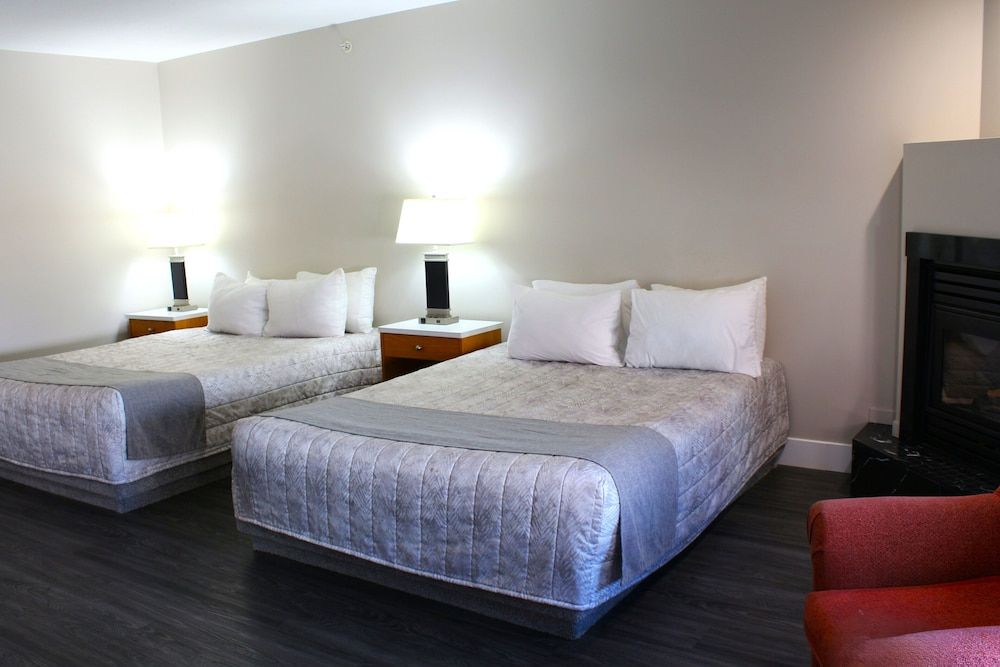 Western Budget Motel 1 Standard Double Room, 2 Queen Beds 3