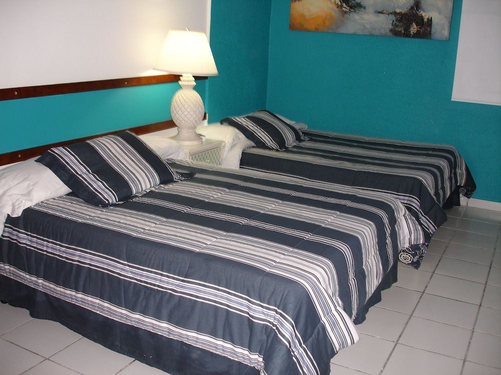 Room (2 Full Beds)