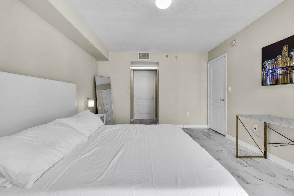 undefined Luxury Apartments W Pool & Ocean views 6