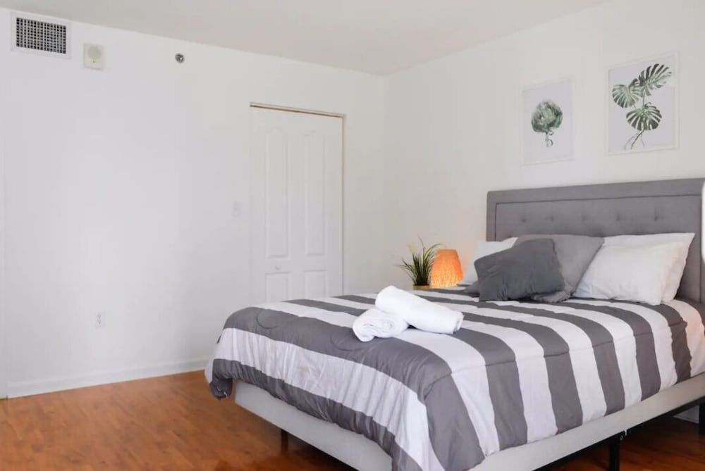 undefined Luxury Apartments W Pool & Ocean views 7