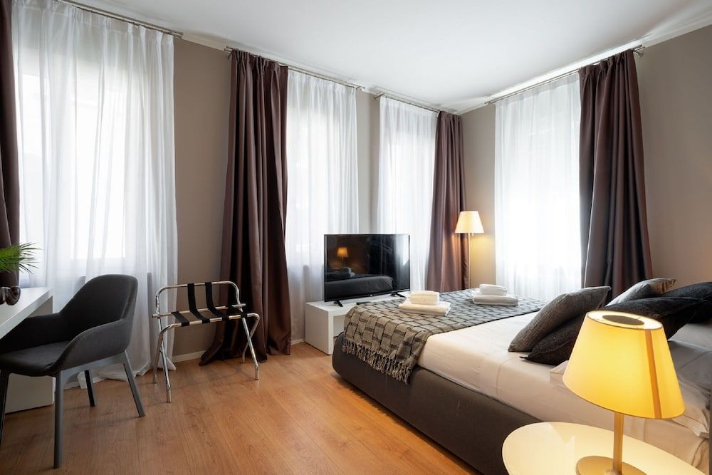 San Marco Boutique Canal View Deluxe Apartment, 2 Bedrooms 5