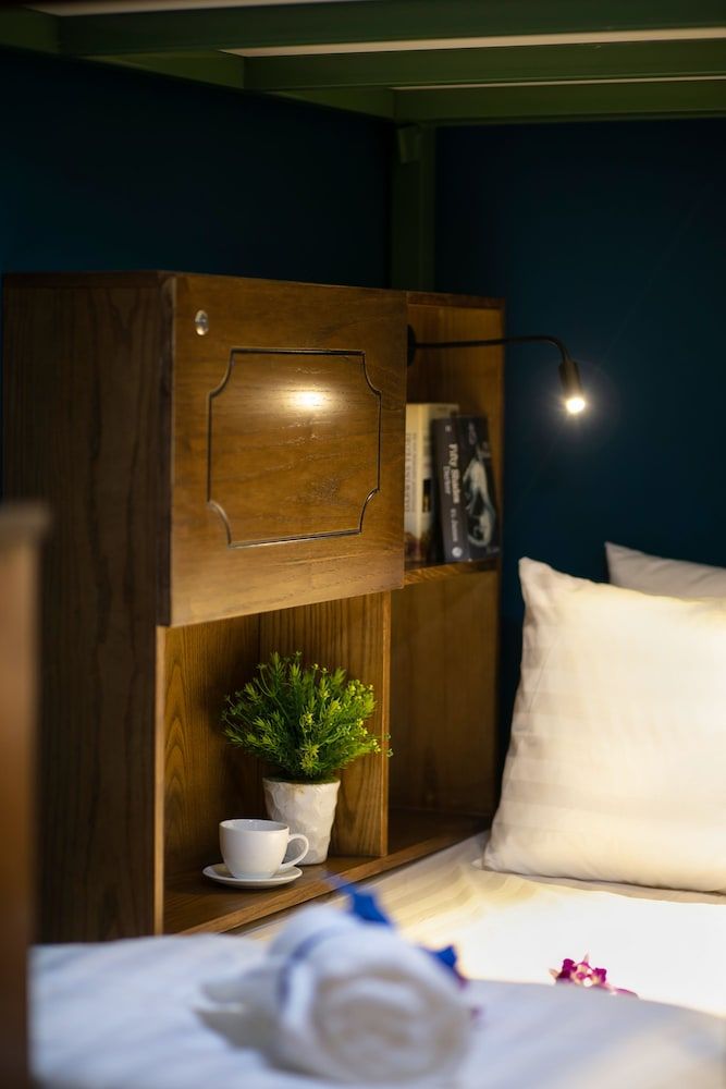 Little Charm Hanoi Hostel Superior Shared Dormitory, Women only (6 Beds) 8