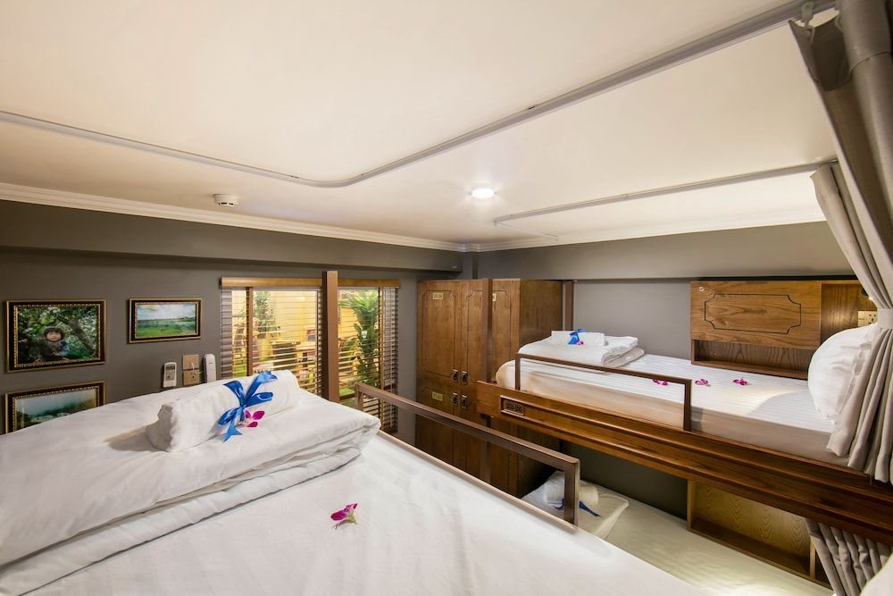 Little Charm Hanoi Hostel Deluxe Shared Dormitory, Women only (4 Beds) 3