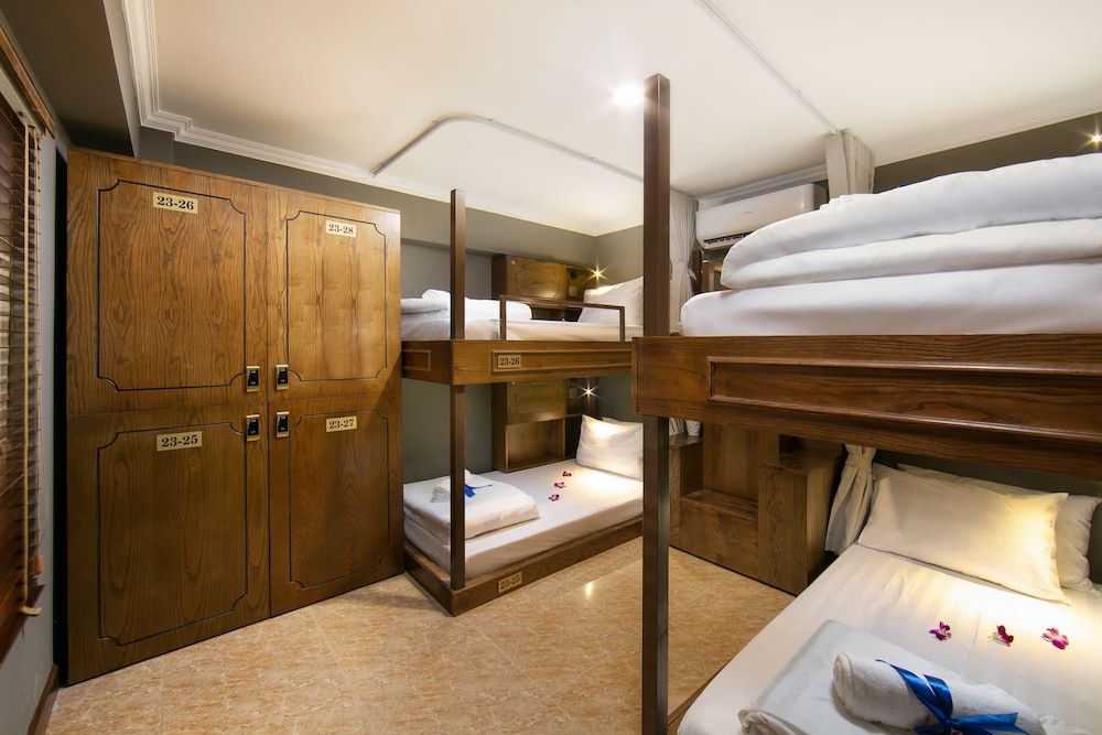 Little Charm Hanoi Hostel Deluxe Shared Dormitory, Women only (4 Beds) 2