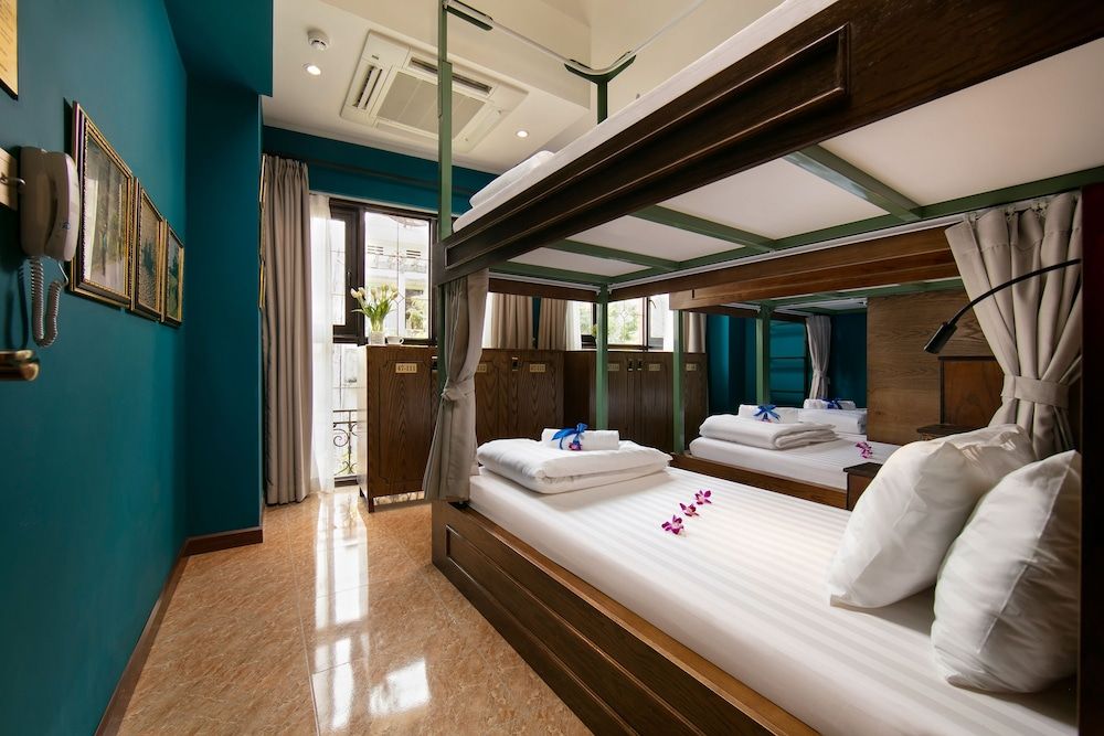 Little Charm Hanoi Hostel Deluxe Shared Dormitory, Women only, City View (6 Beds)