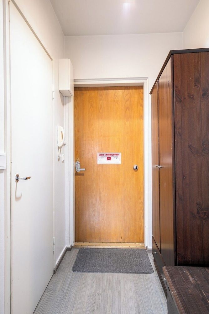 Studio, 2 Twin Beds (B8)