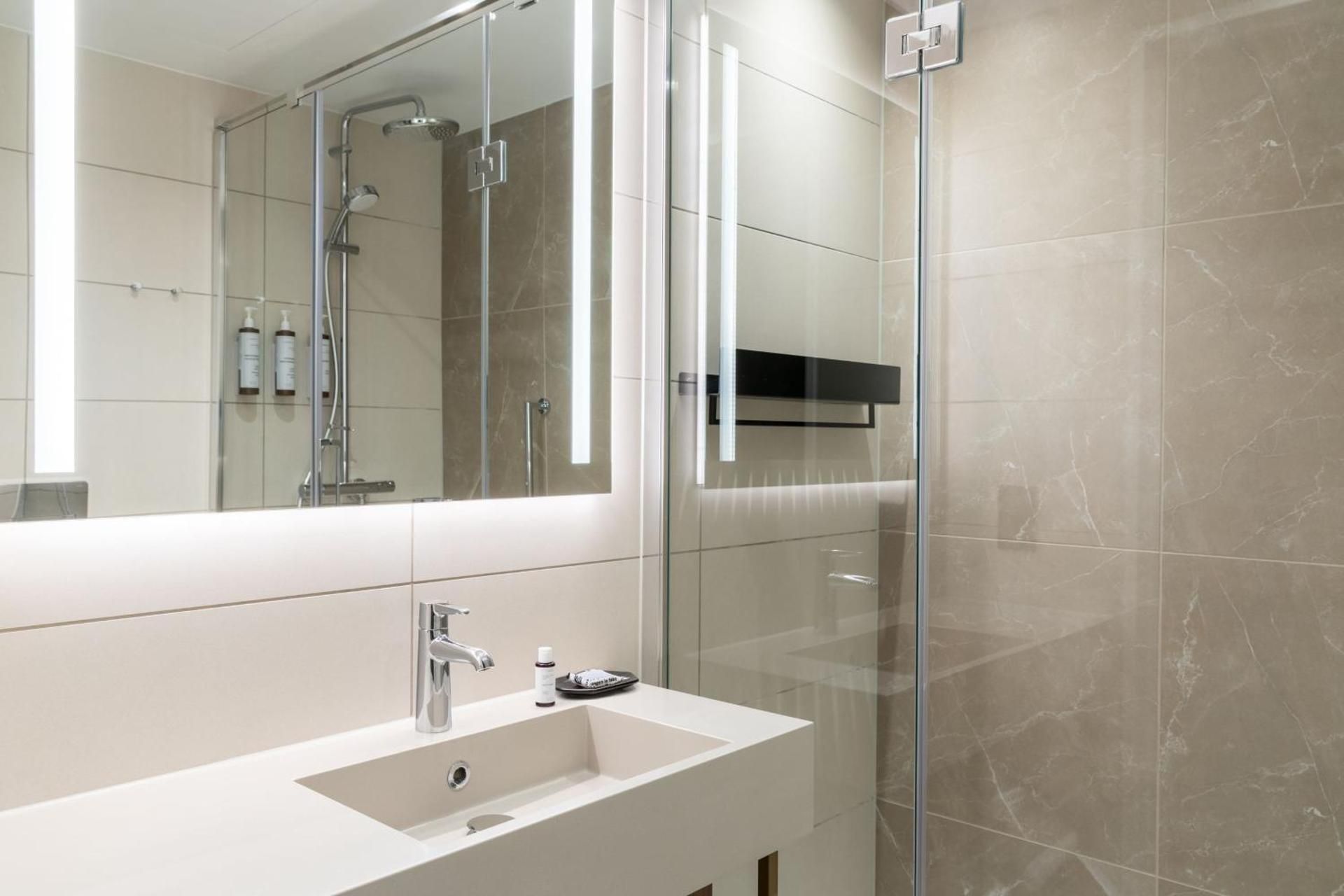 Tomatin Whiskey Lodge Room