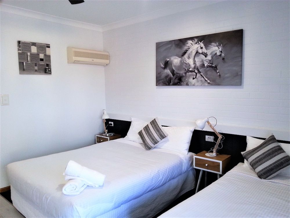 Kurri Motor Inn Family Room, Non Smoking 5