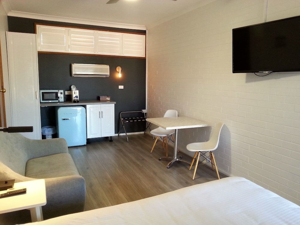 Kurri Motor Inn Standard Room, Non Smoking (Standard  Double) 7