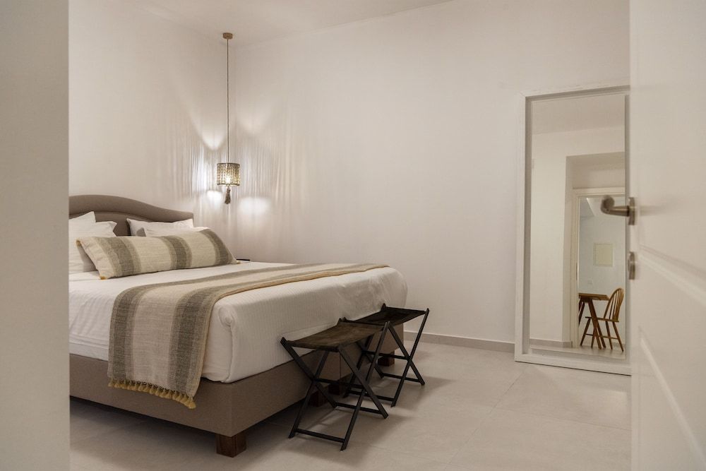 undefined La Maltese Villas Santorini 6