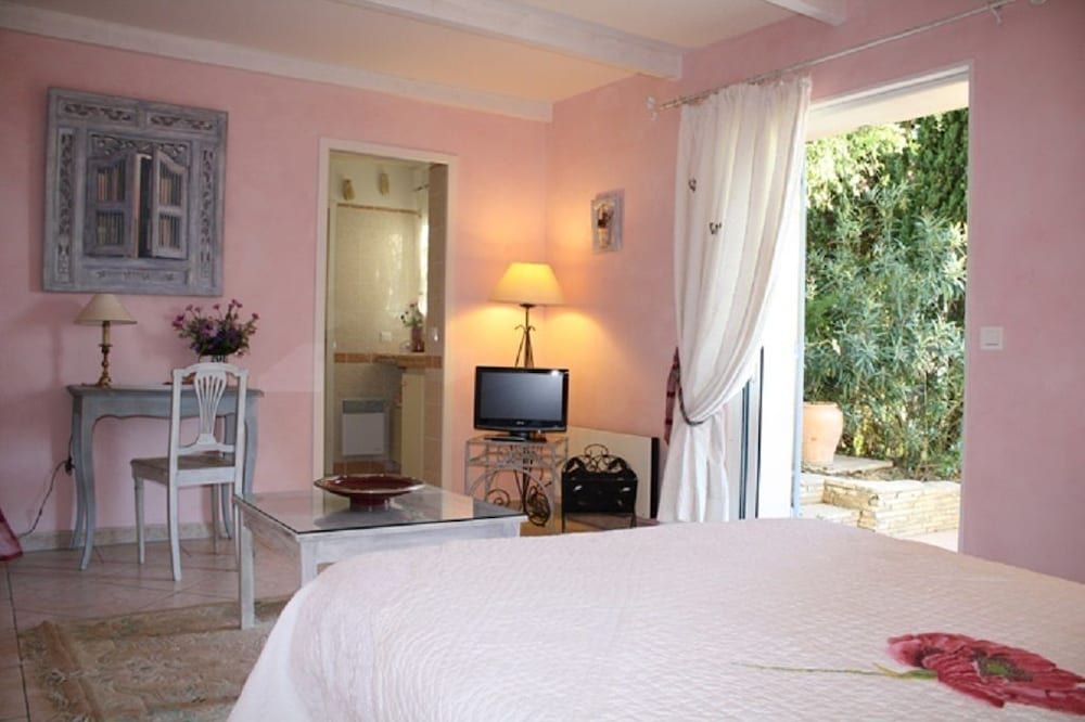 Standard Triple Room (3)