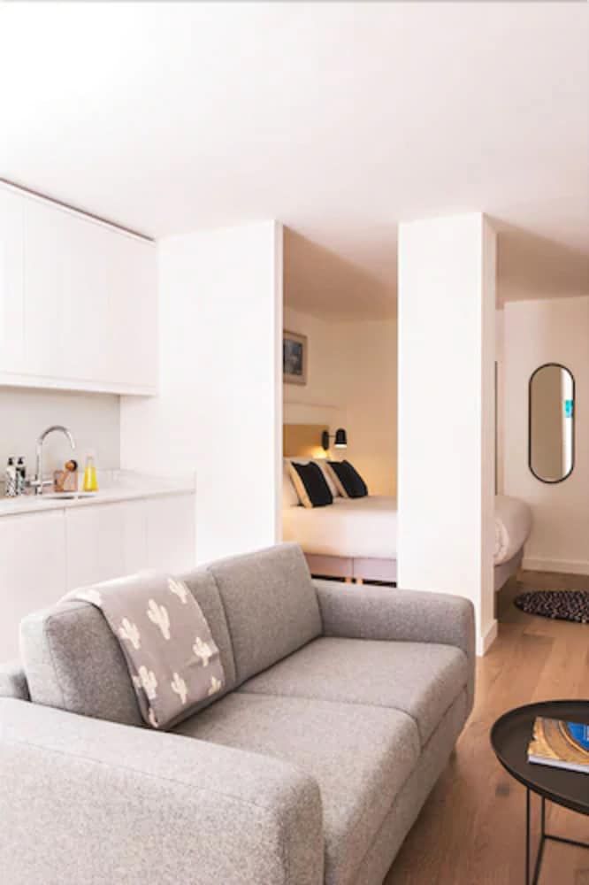 Hiding Space - Westgate Apartments Standard Studio 12