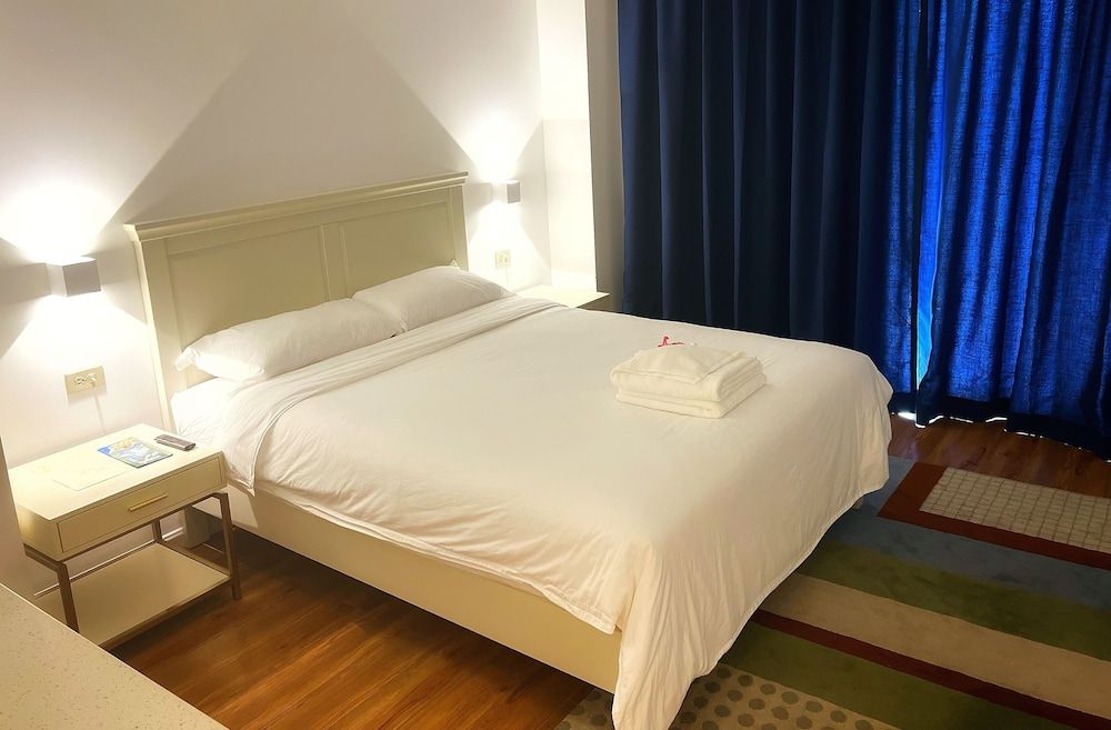 Tinian Diamond Hotel Queen Room