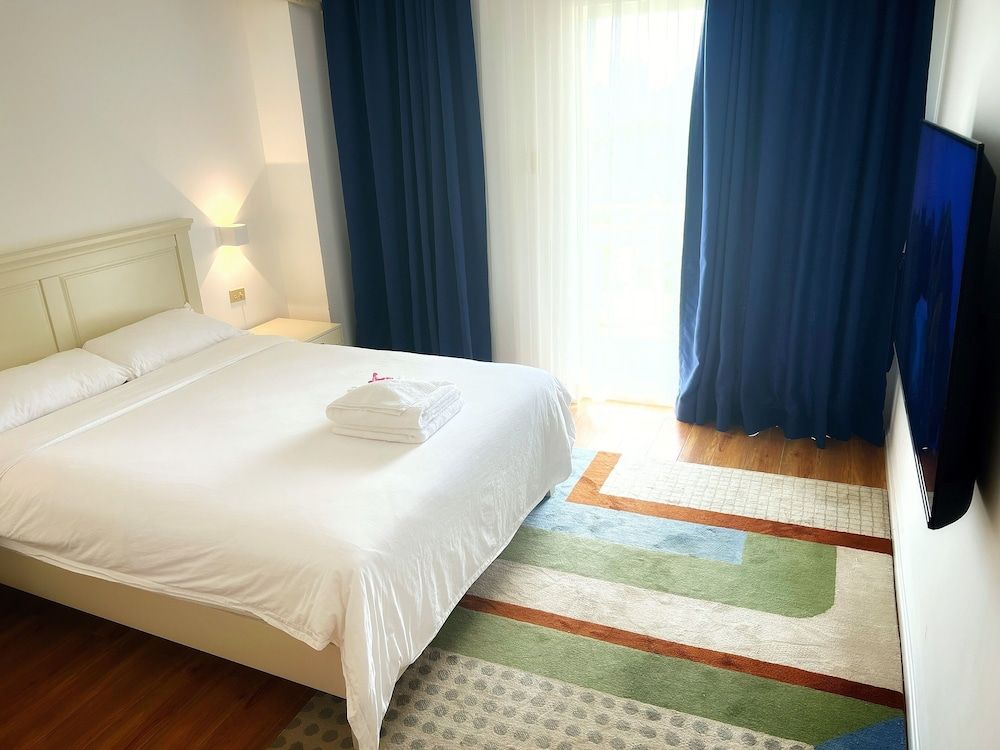 Tinian Diamond Hotel Queen Room 3