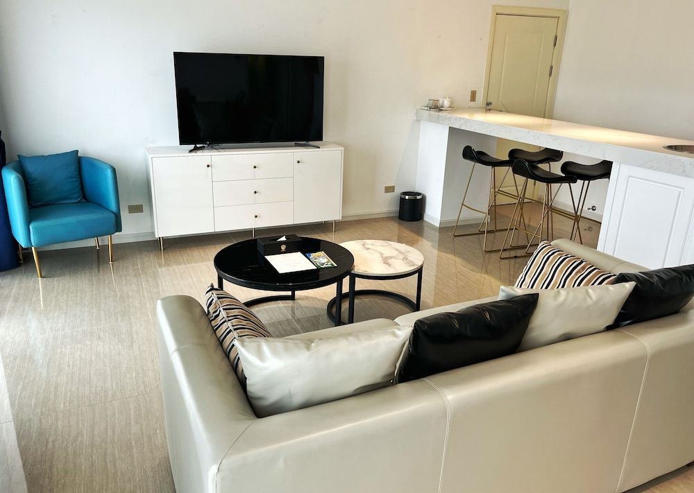 Tinian Diamond Hotel Master Suite (3 Bedrooms) 8