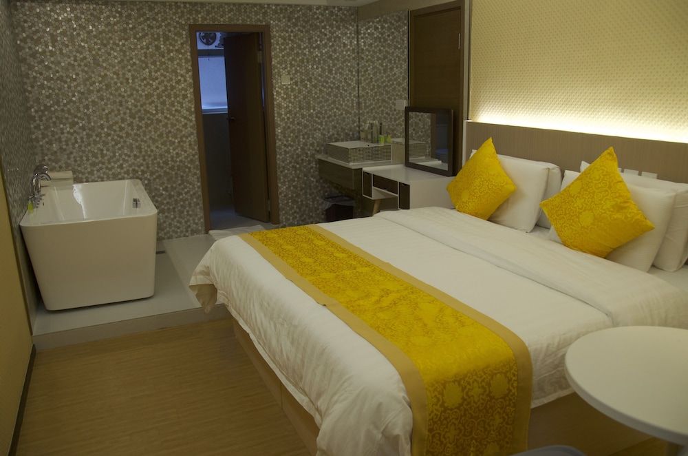 Whole Sunshine International Hotel