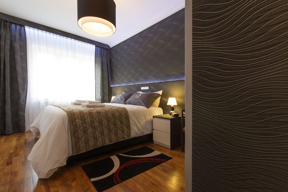 The Queen Luxury Apartments - Villa Cortina Executive Apartment, Hot Tub